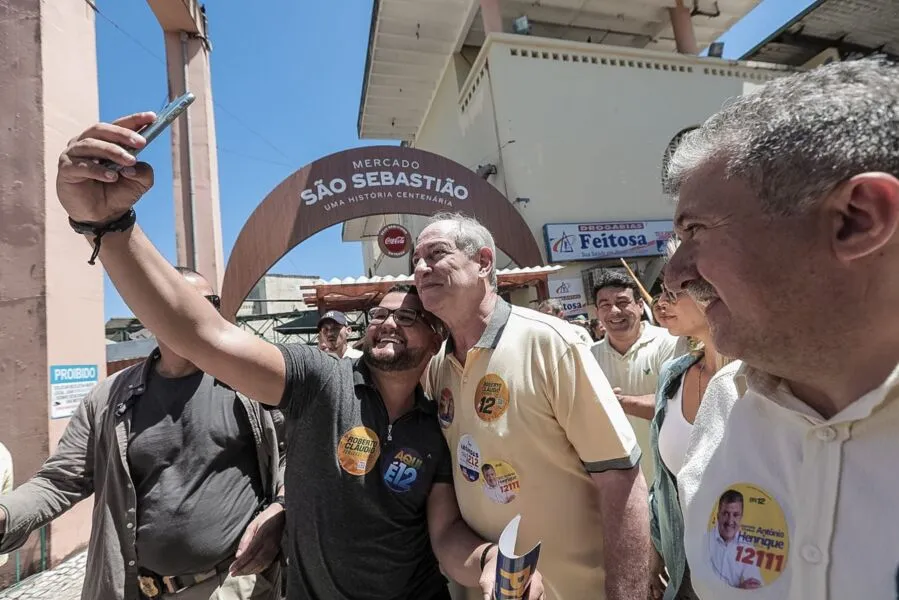 Ciro conversou com eleitores, comerciantes e apresentou a proposta de Renda Mínima