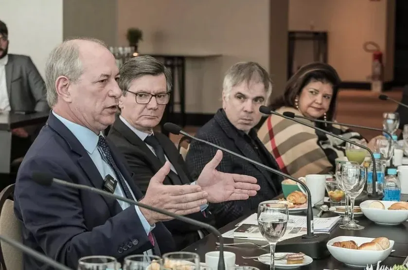 Ciro Gomes (PDT) e empresários durante encontro do Instituto Desenvolvimento do Varejo (IDV), na cidade de São Paulo, nesta segunda, 22