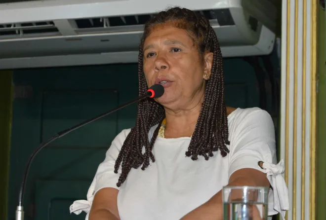 A vereadora Marta Rodrigues explica que foi procurada por diversos munícipes sobre a aplicação de multas pela Transalvador