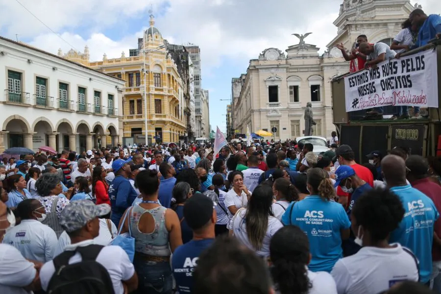 Os agentes de saúde também protestaram na Praça Municipal, em frente à Prefeitura na última terça-feira, 23