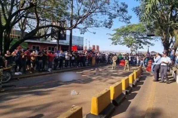 Brasileiro passou por uma via não permitida