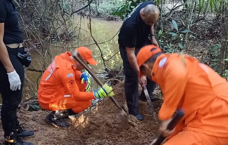 Um dos suspeitos morreu em confronto com policiais e outro indicou a localização dos corpos