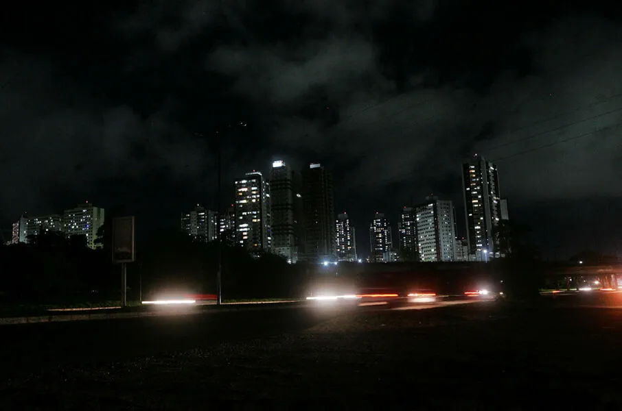 Iluminação precária é queixa recorrente em vários pontos da cidade,a exemplo da Avenida Bonocô