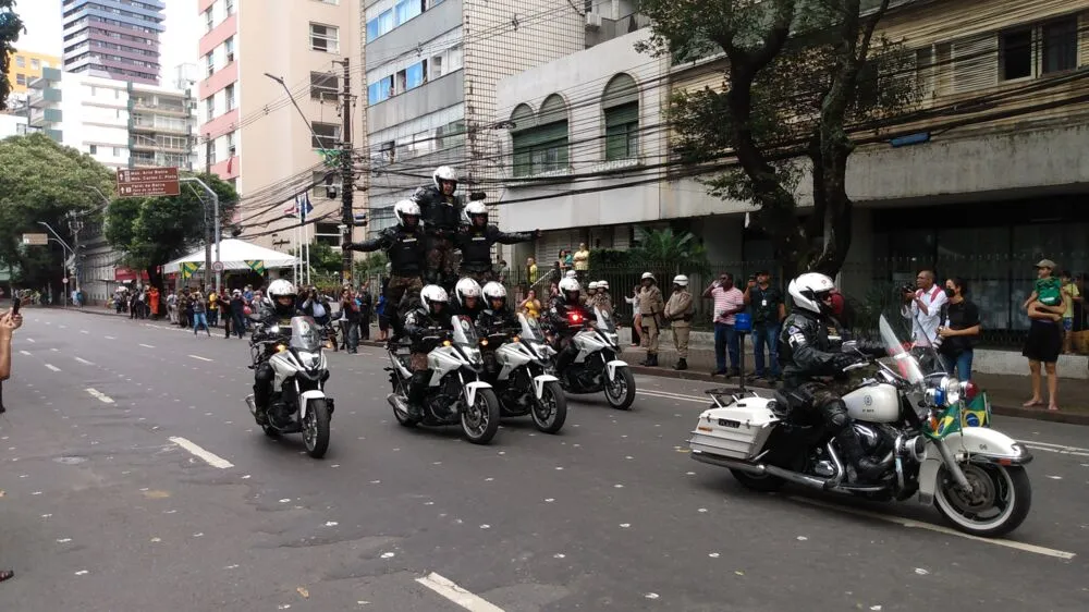 Desfile dos motorizados chamou atenção de quem esteve presente ao ato