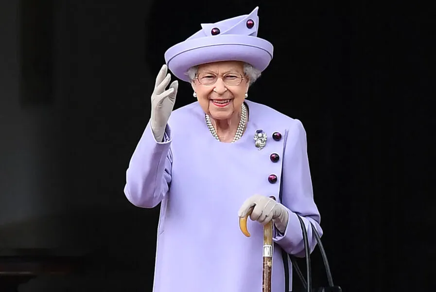 Elizabeth II foi a chefe de estado mais reconhecida do mundo durante um reinado extraordinariamente longo