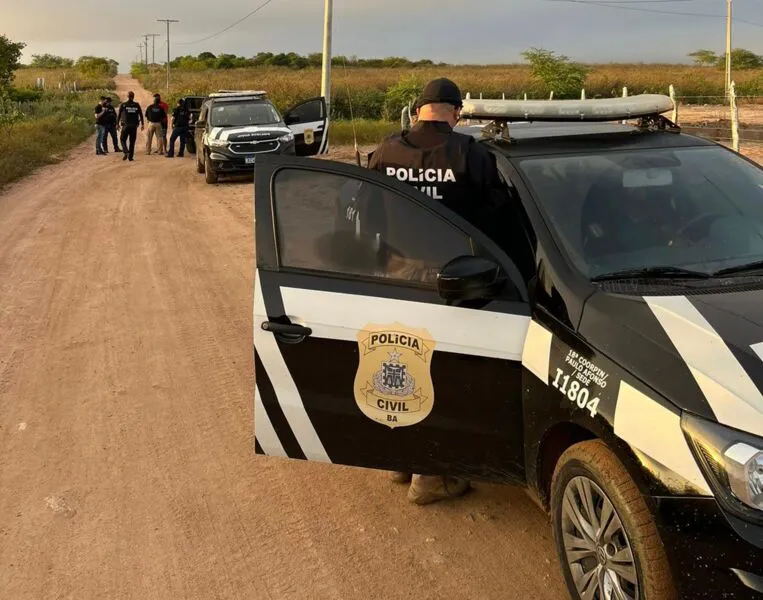 Além das prisões, 15 quilos de drogas e 20 armas de fogo foram apreendidas e uma central de monitoramento do tráfico de drogas foi desarticulada, em Ilhéus