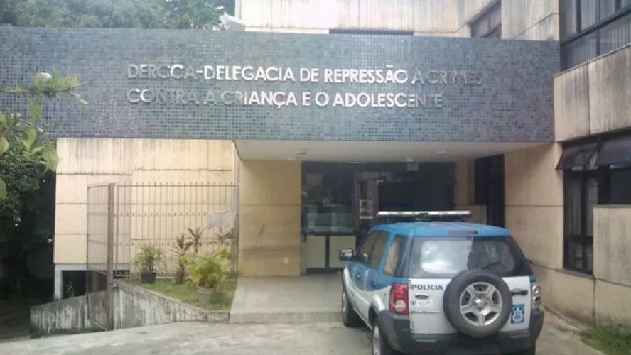 Vítima e mãe confirmaram o fato e foram levadas para a Derca