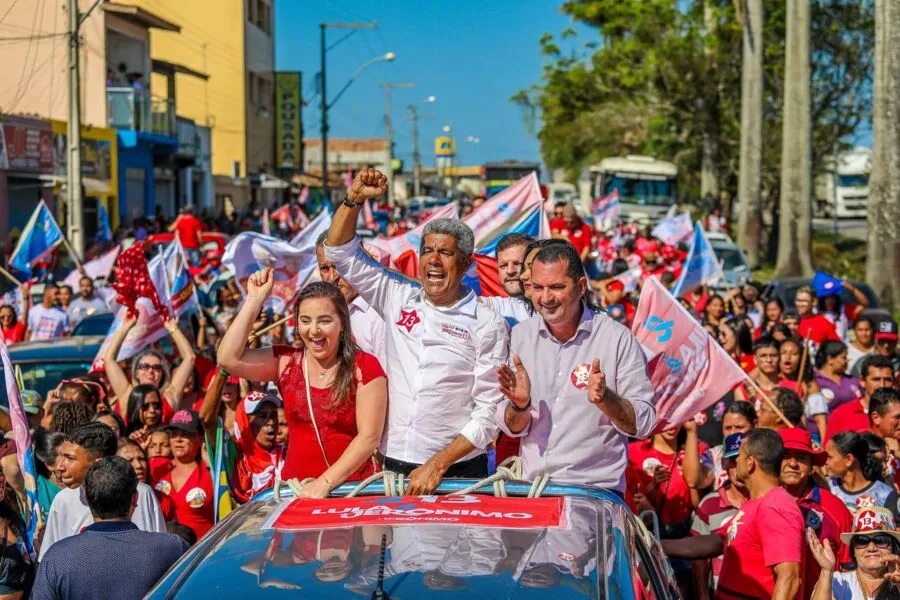 Jerônimo em campanha na cidade de Vitória da Conquista