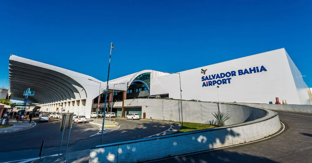 O homem foi encontrado inicialmente por equipes do aeroporto