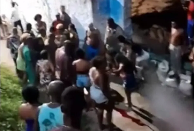 Vítimas chegavam em uma igreja quando foram atingidas pelos disparos