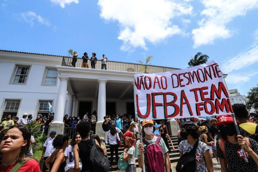 Manifestação na Ufba nesta quinta-feira