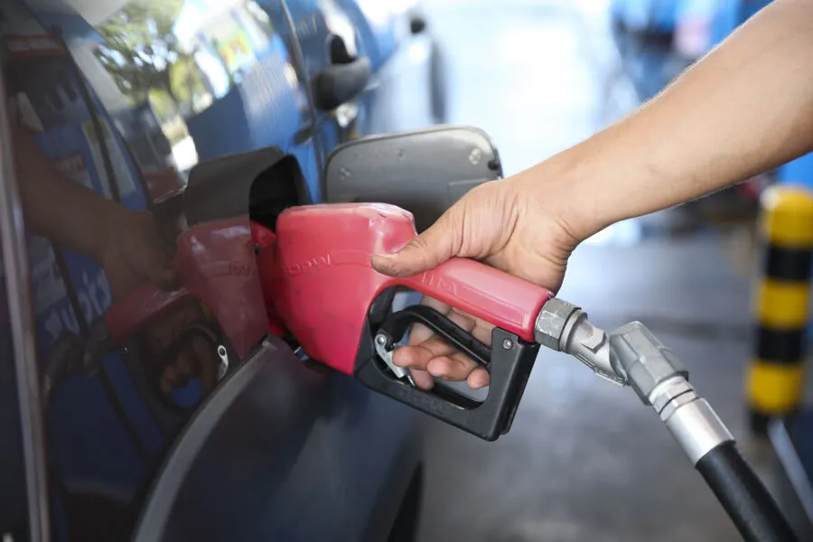No diesel, o preço ficou 20% maior que a média do país