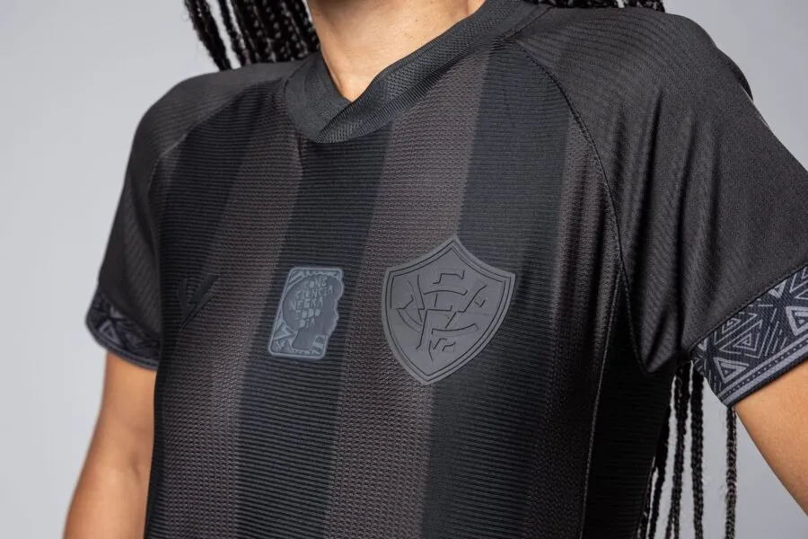 Camisa está disponível na loja física do Vitória, no Salvador Shopping