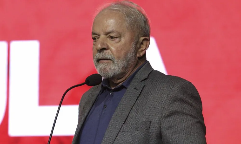 “Esse cidadão não tem noção do que é o povo nordestino, ele não tem noção do que é o povo carioca, porque a vida dele sempre foi ligada aos milicianos que mataram Marielle”, disse Lula