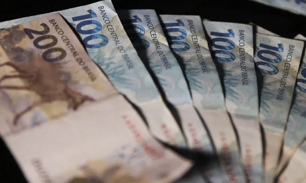 Homem é preso com R$ 2,5 milhões de origem incerta