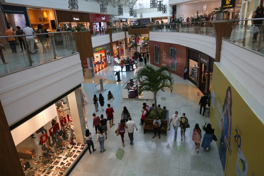 Confira como fica o funcionamento dos estabelecimentos comerciais no feriado