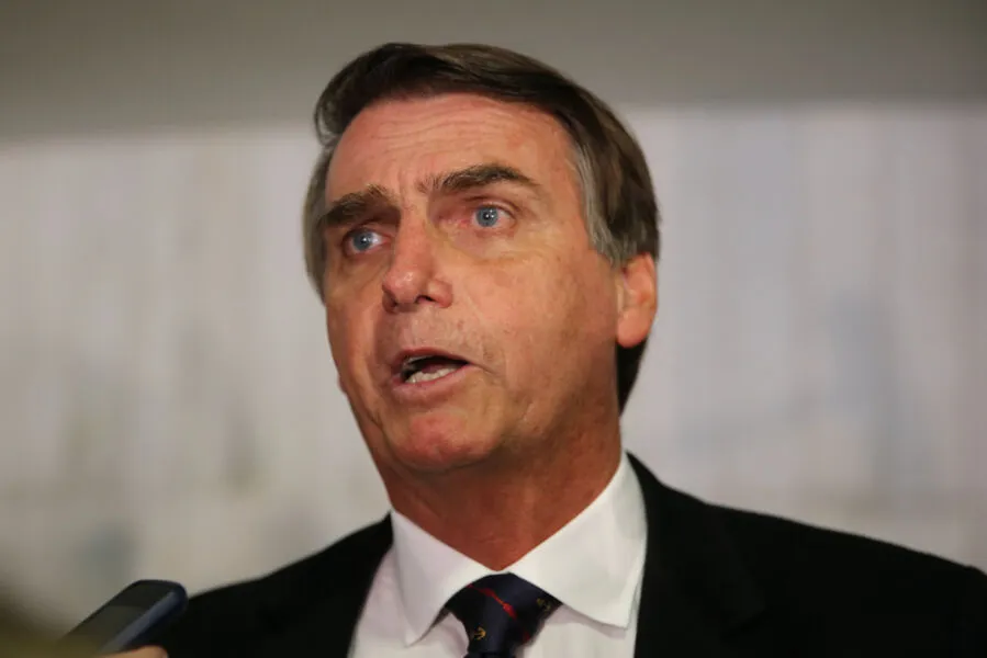 "Não existe sistema eletrônico que seja perfeitamente blindado", disse Jair Bolsonaro, que segurou o relatório dos militares que descarta fraude nas urnas eletrônicas