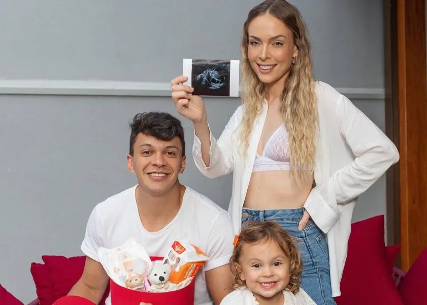 Influenciadores divulgaram perfil do novo bebê no Instagram