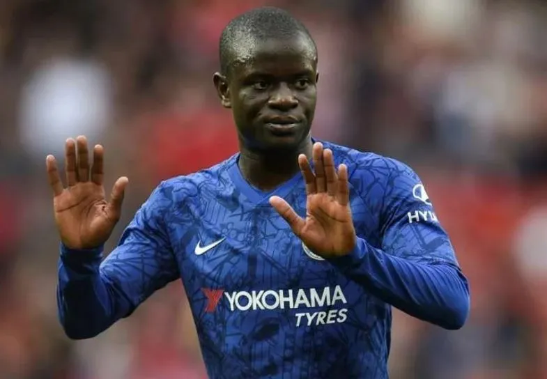 Kanté  realizou cirurgia nos tendões e está fora da Copa do Mundo