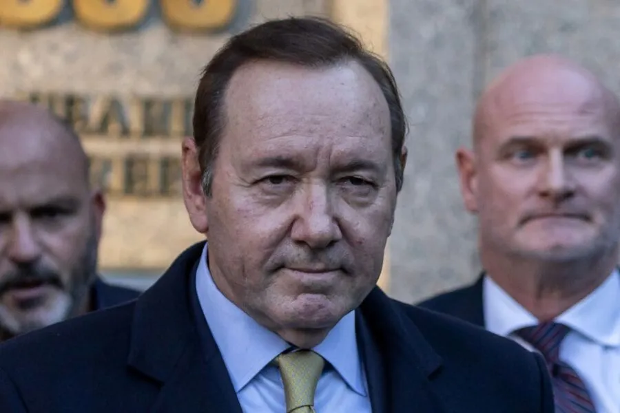 Kevin Spacey desapareceu das telas e dos palcos após ser arrastado há cinco anos pela onda global do #Metoo