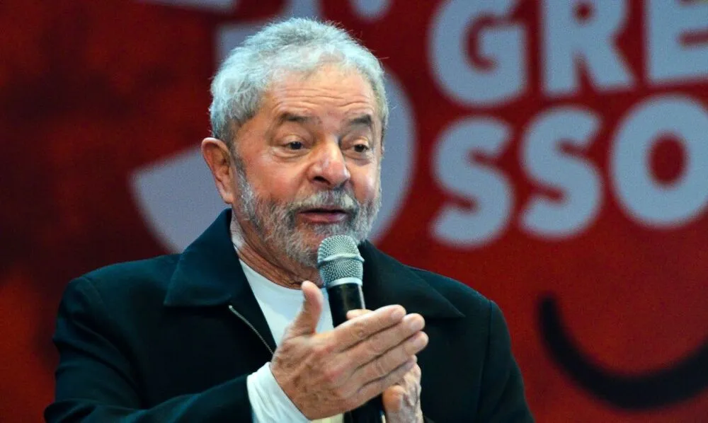 Luiz Inácio Lula da Silva (PT) afirma que vai aumentar número de universidades no Brasil