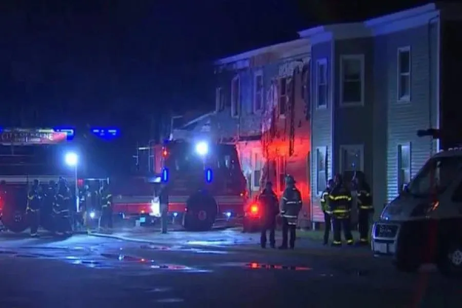 Parte do edifício de dois andares na cidade de Keene, a 110 km de Boston, sofreu um incêndio