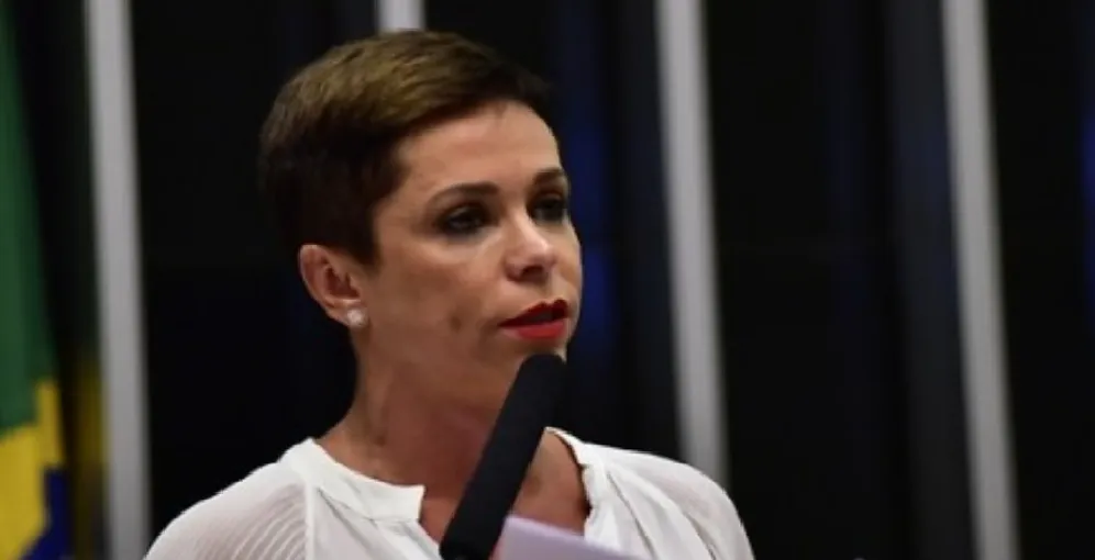 Cristiane gravou uma série de vídeos enquanto era realizada a operação, antes de ter conta derrubada