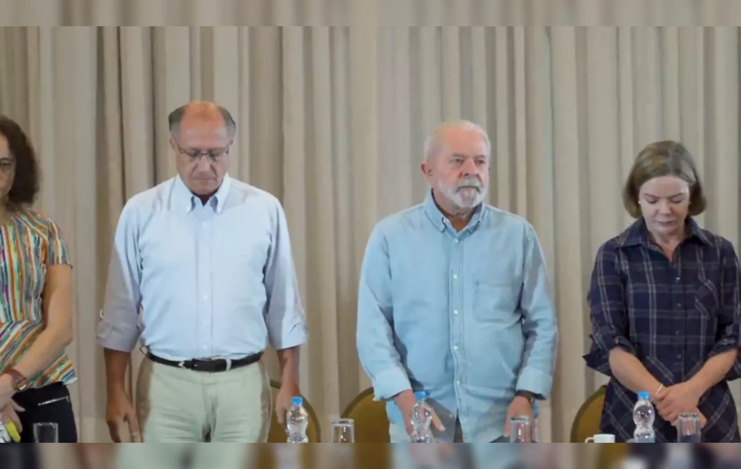 Alckmin, Lula e a presidente do PT, Gleisi Hoffman, prestaram homenagem a Marcelo Arruda com u