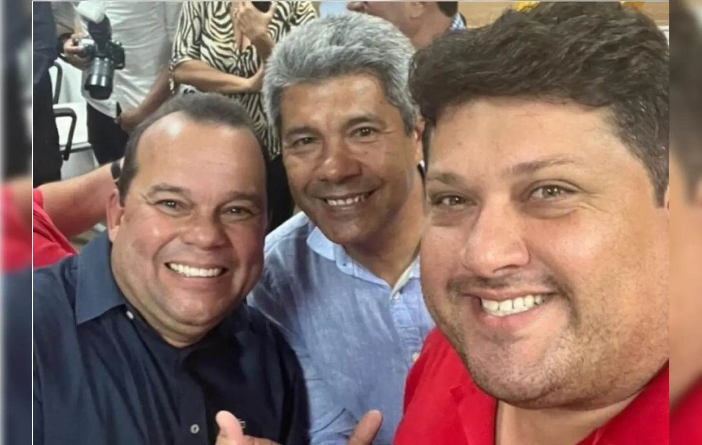 Prefeito de Euclides da Cunha, Luciano Pinheiro (PDT) ao lado de Jerônimo Rodrigues (PT) e Geraldo Junior (MDB)