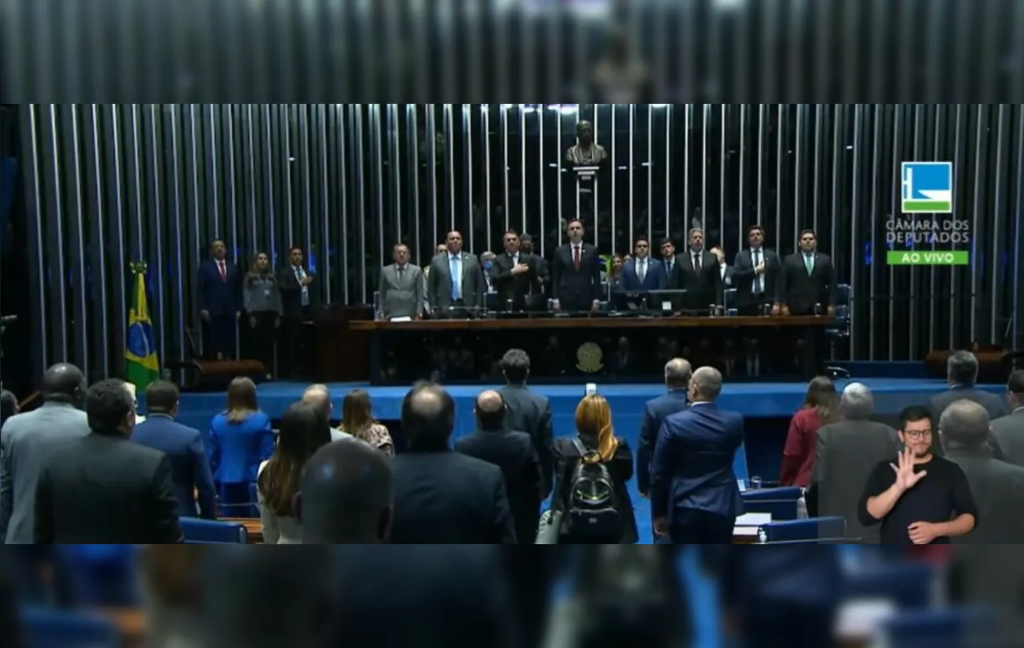 O presidente Jair Bolsonaro (PL) e outras autoridades estiveram presentes no ato de promulgação da PEC dos Auxílios
