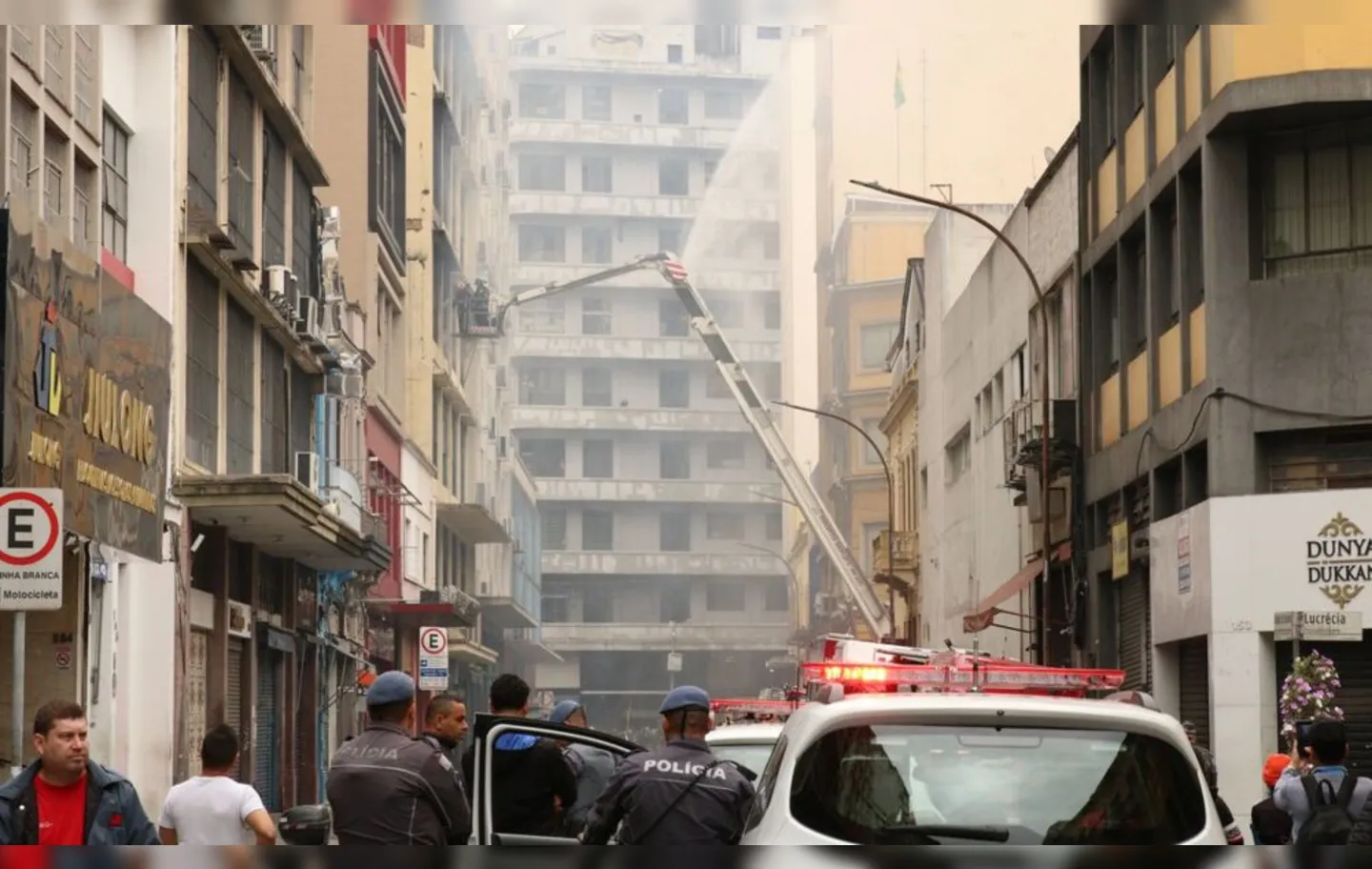 Estrutura comproometida pelo fogo será demolida pela Prefeitura de São Paulo