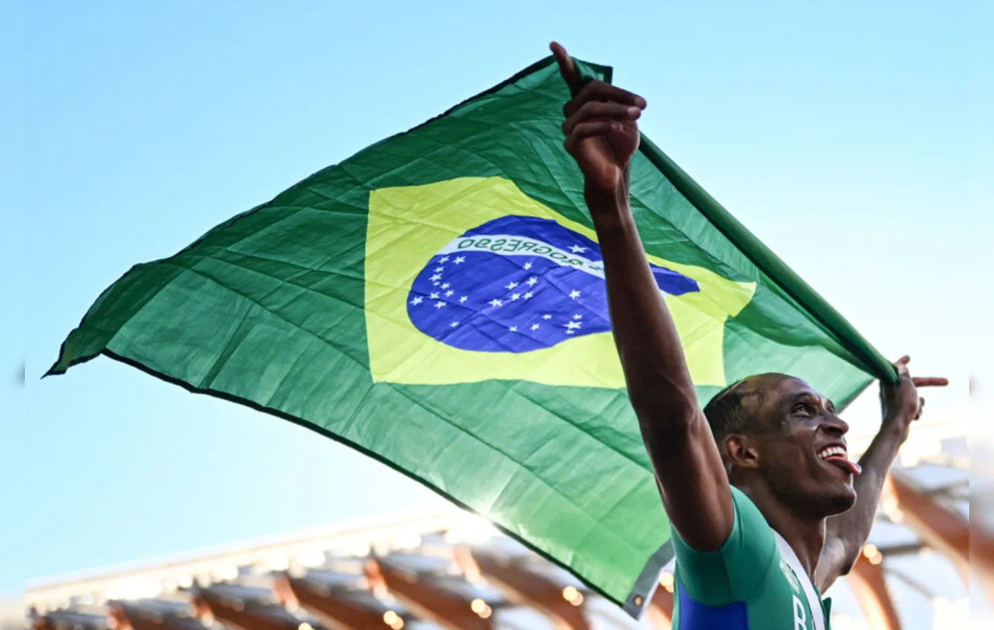 Alison dos Santos se tornou uma nova lenda do atletismo brasileiro, 
e ainda pode fazer mais