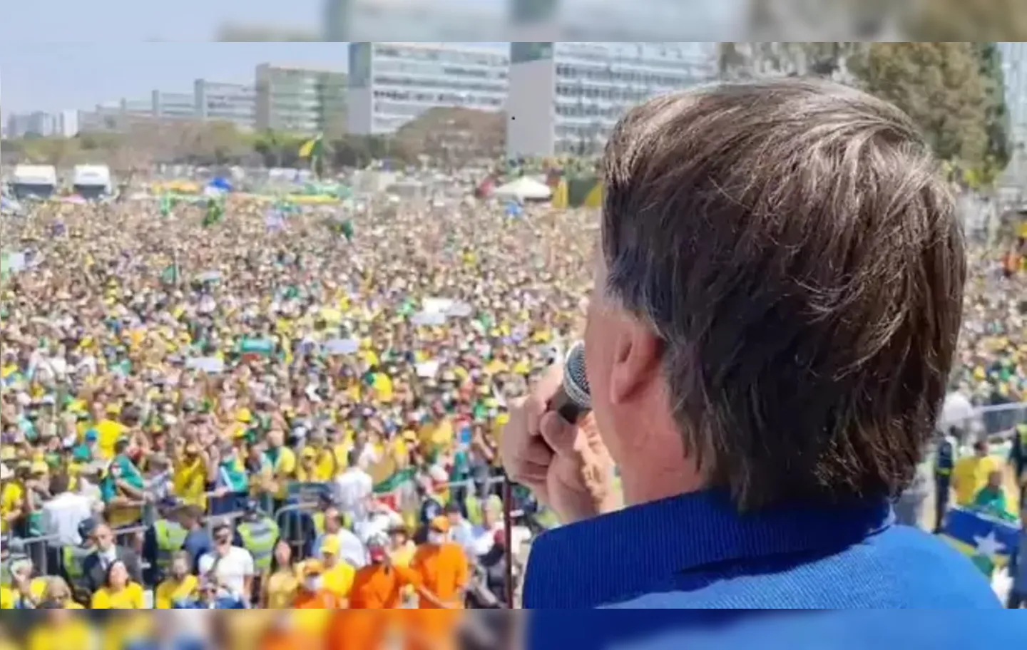Além das festividades em Brasília, Bolsonaro disse que haverá um desfile militar em Copacabana, no Rio de Janeiro