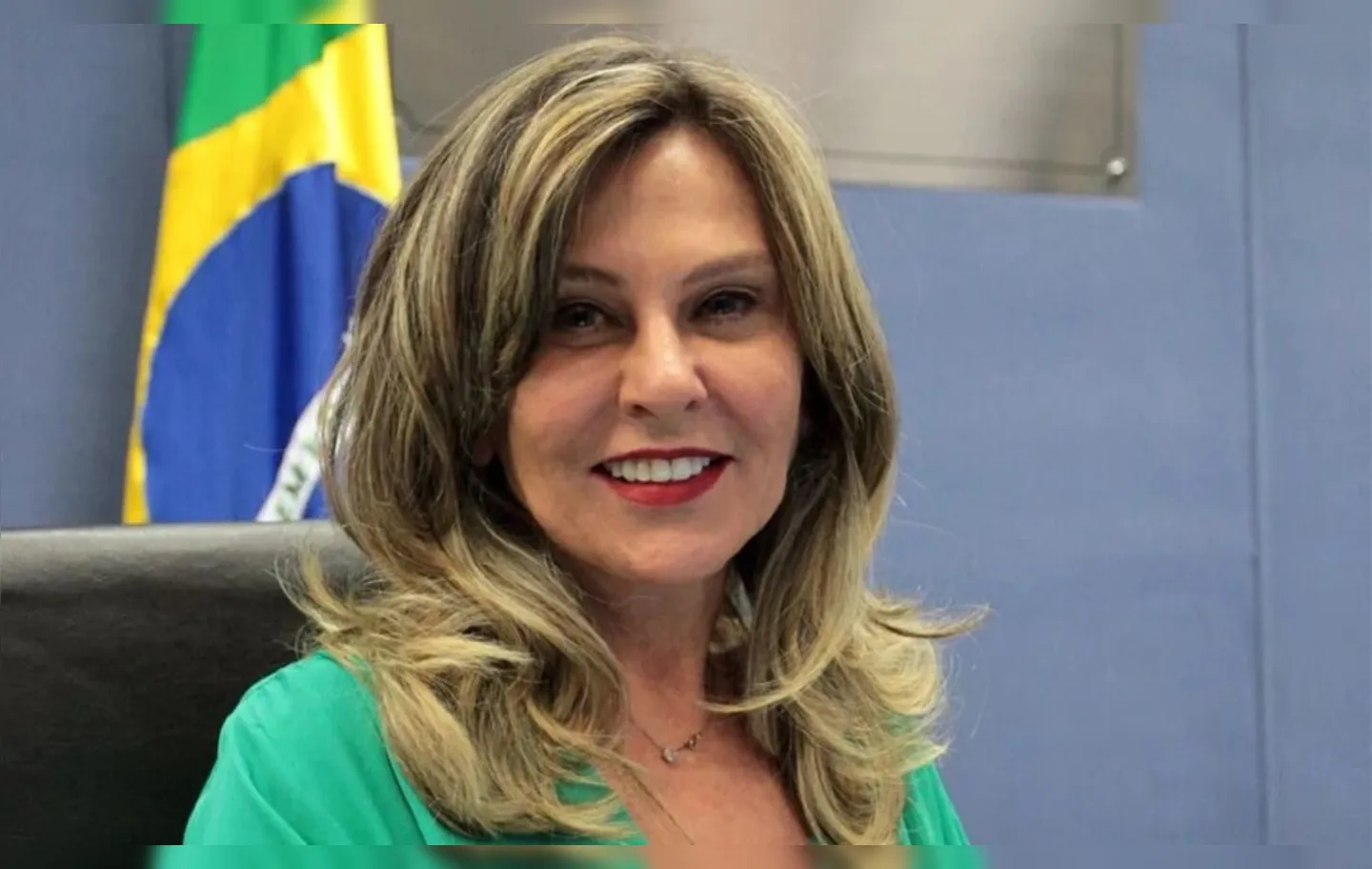 O documento, assinado pela vice-procuradora-geral, Lindôra Araújo, afirma que o ministro Alexandre de Moraes violou o sistema acusatório ao determinar novas medidas na apuração