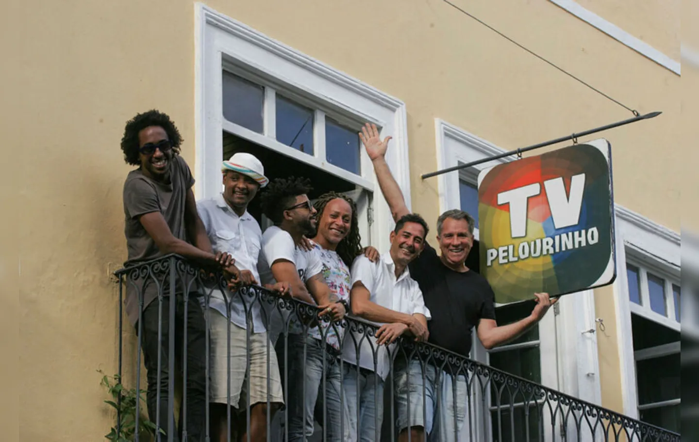 Equipe da TV: Rafael, Daniel, Thiago, Lyu, André e Salém