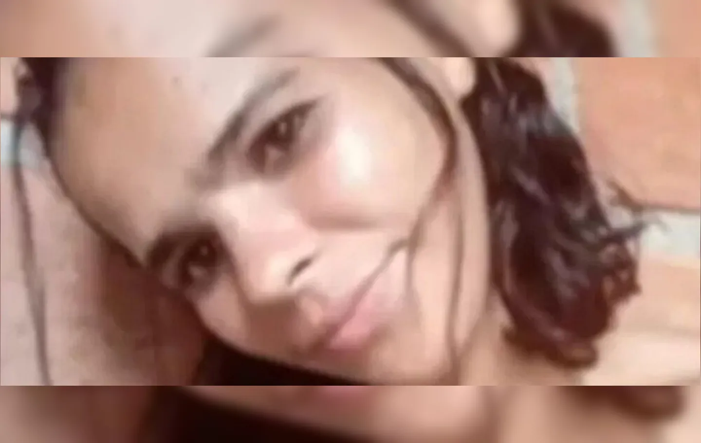 Além de estar grávida, Raiane Barbosa também tem um filho com o suspeito