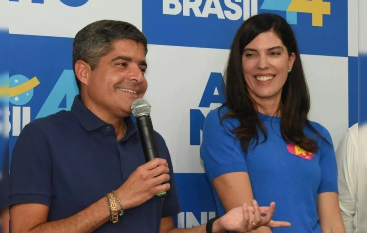 ACM Neto (União Brasil) e a vice Ana Coelho (Republicanos)