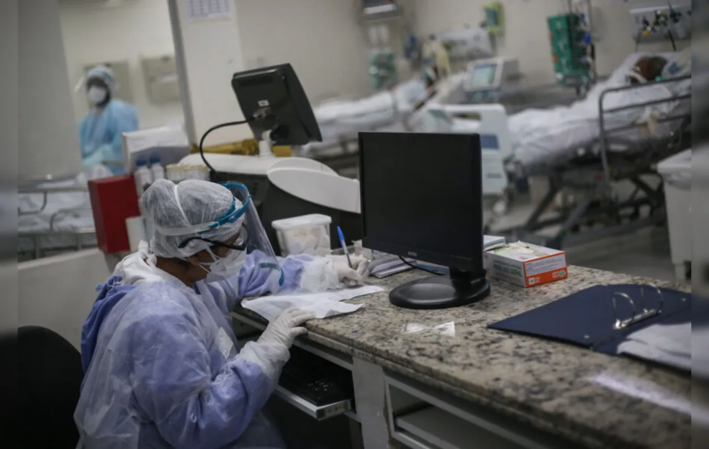 O Brasil vive um apagão de remédios e insumos médicos nos últimos meses