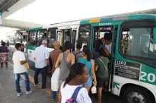 Imagem ilustrativa da imagem Tarifa de ônibus em Salvador contrasta com qualidade do serviço