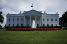 Imagem ilustrativa da imagem Raio mata três pessoas em parque em frente à Casa Branca