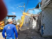 Imagem ilustrativa da imagem Prefeitura de Nova Viçosa manda demolir imóvel de Frans Krajcberg