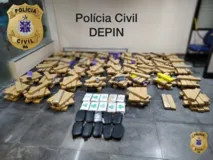 Imagem ilustrativa da imagem Policia apreende mais de 420 quilos de drogas em Feira de Santana