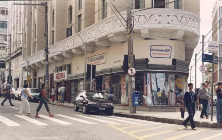 Arquitetura é uma das características da rua Chile