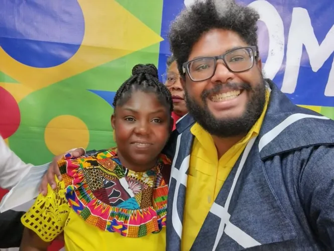 Francia e o jornalista Yuri Silva, na briga contra o racismo