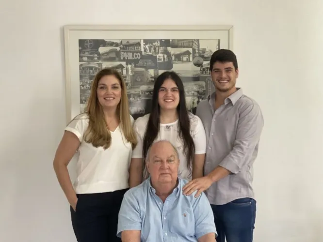 José Linhares, Adriana Linhares, Rafael Linhares e Gabriela Linhares