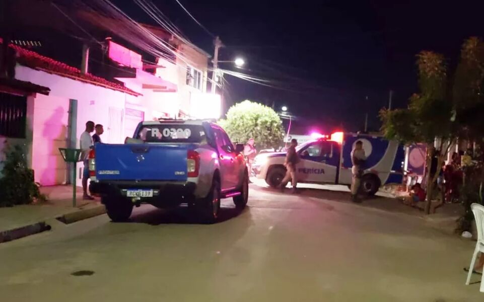 Não há informações sobre o vínculo entre a vítima e a mulher