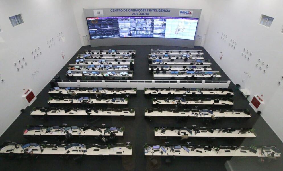 Suspeito caminhava por uma via monitorada, quando a ferramenta tecnológica apontou semelhança superior a 90%