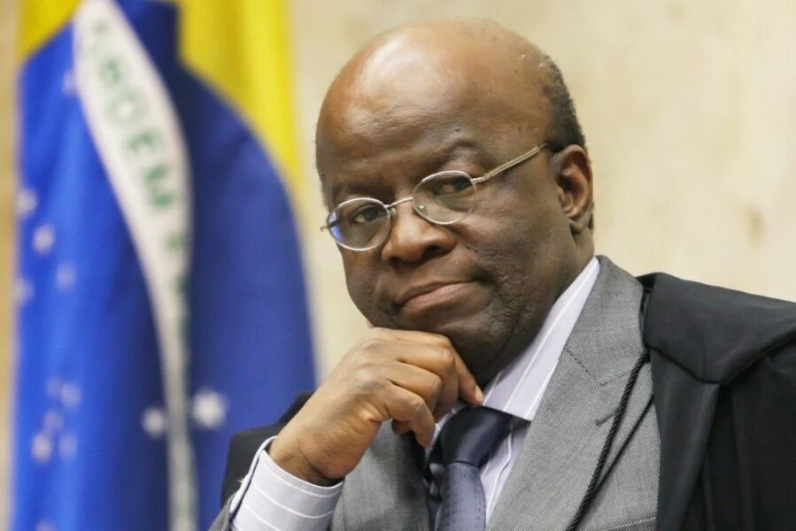 Joaquim Barbosa usou as redes sociais para defender que as Forças Armadas se mantenham distantes do processo eleitoral