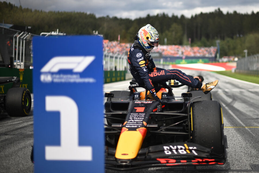 Holandês da RBR superou as Ferraris do monegasco Charles Leclerc e do espanhol Carlos Sainz