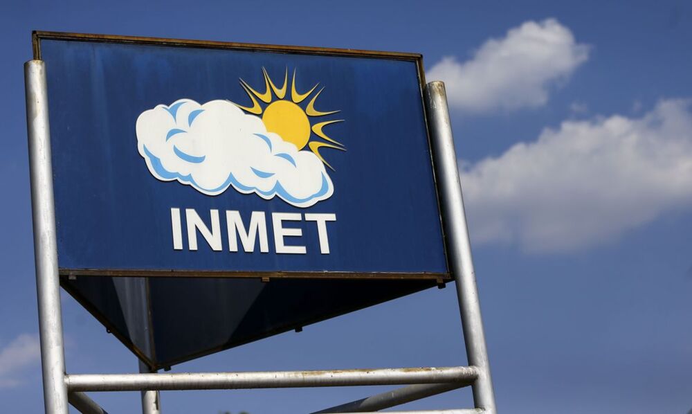 Inmet orienta que as pessoas bebam bastante líquido e evitem desgaste físico